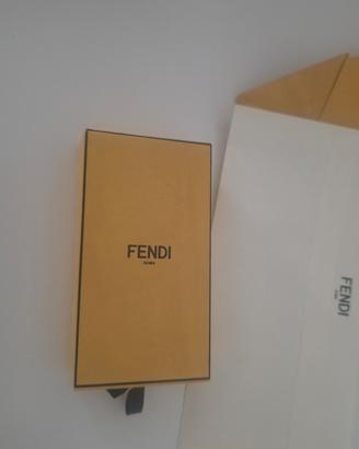foulard Fendi nuovo con scatola cartellini.
