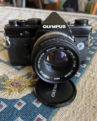 Olympus OM1 nera + 50 1,8
