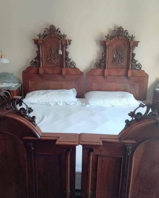 Camera da letto antica completa in legno con marmo