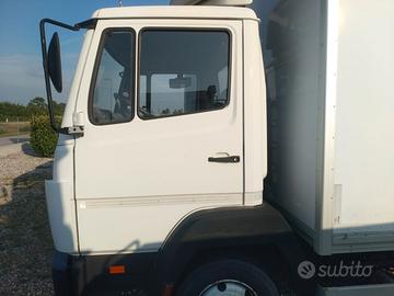 Mercedes 711 traslochi/sponda idraulica