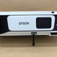 Proiettore Epson Full HD 3600 lumen poche ore uso
