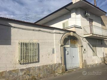 Appartamento di 250 m² con più di 5 locali a Mondr
