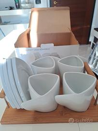 Set 4 tazze con piattini e vassoio