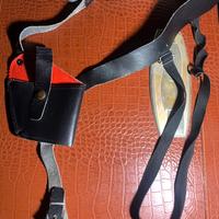 Fondina ascellare in cuoio