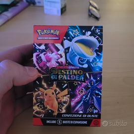 carte pokemon comuni con porta carte di charizard