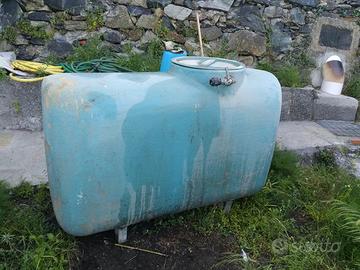 Serbatoio 600 litri acqua potabile in vetroresina