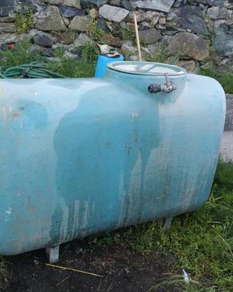 Serbatoio 600 litri acqua potabile in vetroresina