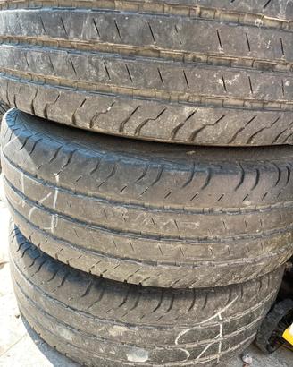 Gomme e cerchi in ferro ducato