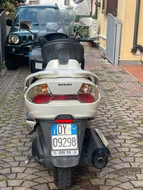 Burgman 400 anno 2012 prezzo 1500 euro
