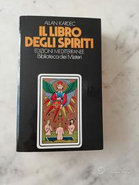 TRE LIBRI DI MAGIA 