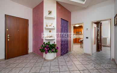 QUADRILOCALE CON BALCONE, CANTINA, GARAGE E SOFFIT