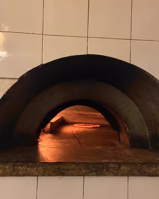 Forno per pizze con bruciatore