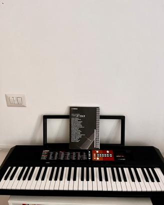 Tastiera Yamaha PSR F51