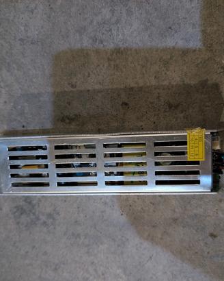 alimentatore 12v 
