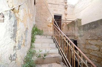 Casa singola da ristrutturare