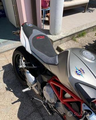 Rivestimento sella mv brutale 675 800 _25
