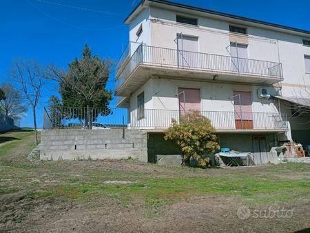 Rustico a Casoli, contrada Pianibbie, 6 locali