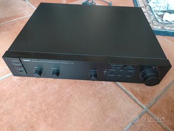 Preamplificatore Yamaha C40