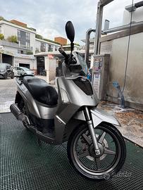 Kymco People S 200
