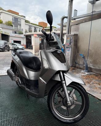 Kymco People S 200