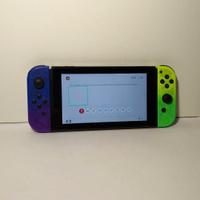 Console Nintendo Switch V1 con joycon di Splatoon 