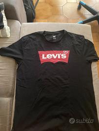 T shirt levis