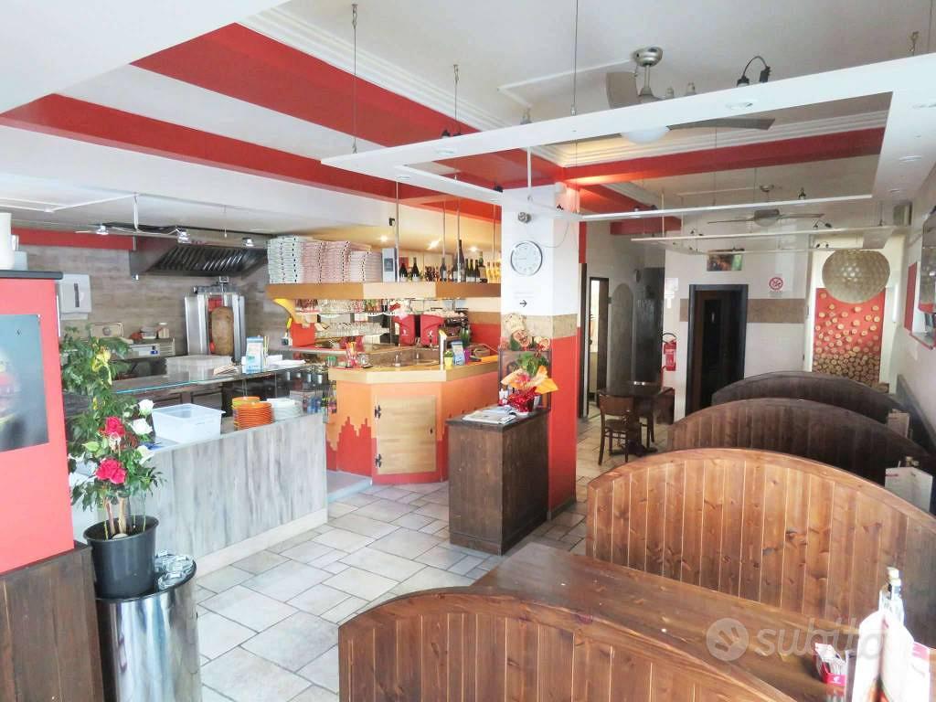 Attività / Licenza di 113 m² con 4 locali a Bolzan