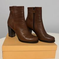 Scarpe in pelle marrone