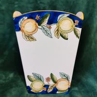 vaso in ceramica decorata a mano 