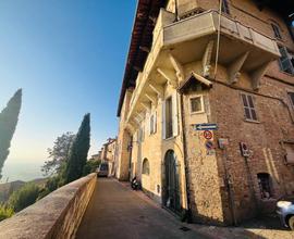 3 LOCALI A ASSISI