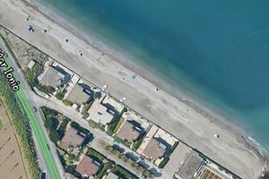 Fabbricato indipendente sul mare a salerno