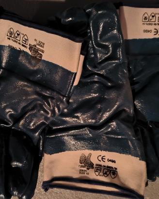 guanti per giardinaggio 