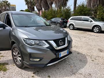 Auto tenuta benissimo Nissan X-trail