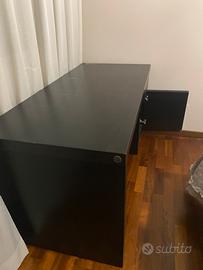 Scrivania nera