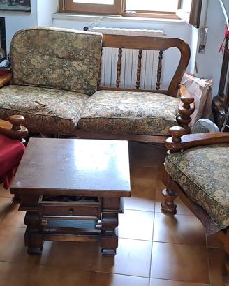 Salotto in legno massello: 1 divano + 2 poltrone
