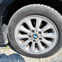 Cerchi in lega con pneumatici invernali per BMW