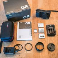 Ricoh GR IIIx + accessori