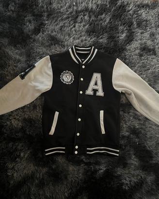 Felpa versity nera e bianca stile collage unisex S