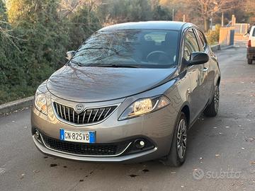 Lancia Ypsilon 1.0 FireFly 5 porte S&S Hybrid Gold