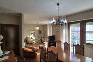 Ampio appartamento con garage e terrazzo, via Rock