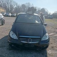 Mercedes Classe A W169 Demolita - Per Ricambi