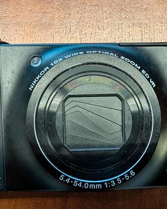 Nikon Coolpix S8000 – 14,2 MP e scheda SD 16 GB