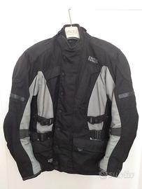 abbigliamento per motociclista