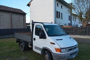 Camioncino IVECO DAILY 2.3 multijet