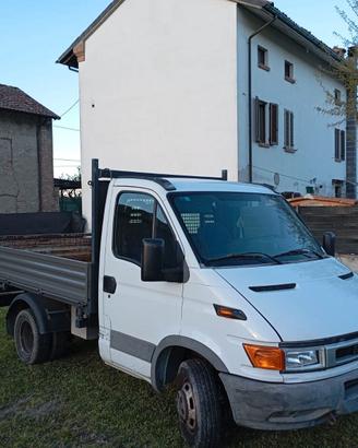 Camioncino IVECO DAILY 2.3 multijet