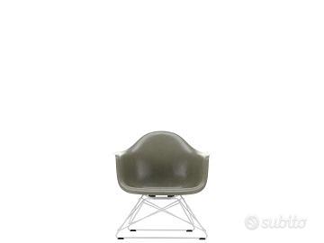 Sedia Vitra Eames Fiberglass Armchair LAR