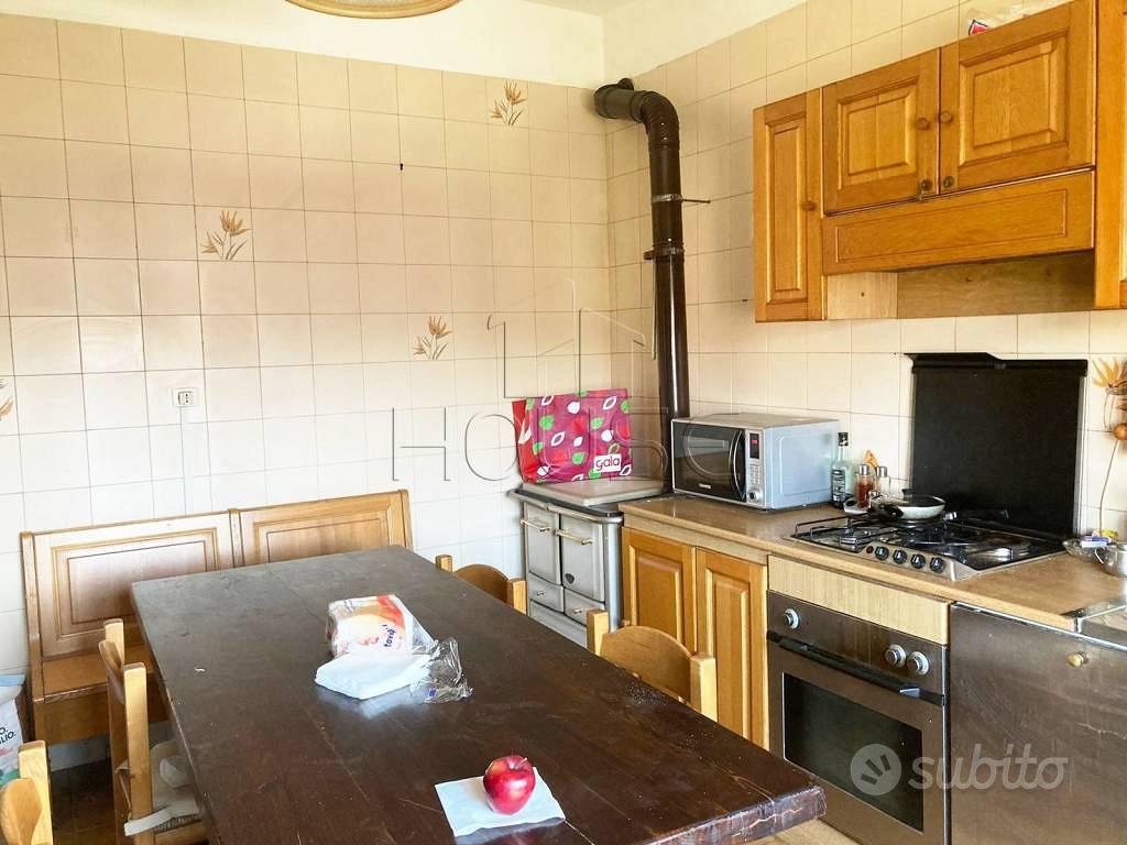 Appartamento di 250 m² con più di 5 locali a Monte - Vista 2