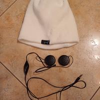 Cappello con cuffiette integrate removibili