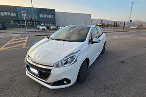 Peugeot 208 Allure 1600 75cv Diesel