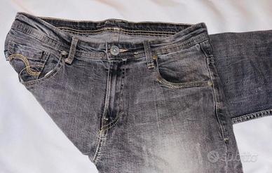 Jeans grigio effetto slavato